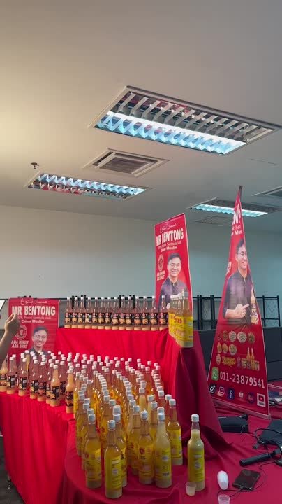Bingkai video LinkedIn yang menunjukkan set jualan langsung Mr Bentong di GIMmedia
